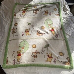 Disney Baby Winnie The Pooh Fleece Blanket Tigger Piglet Kite Bee 30x40 Vtg soft